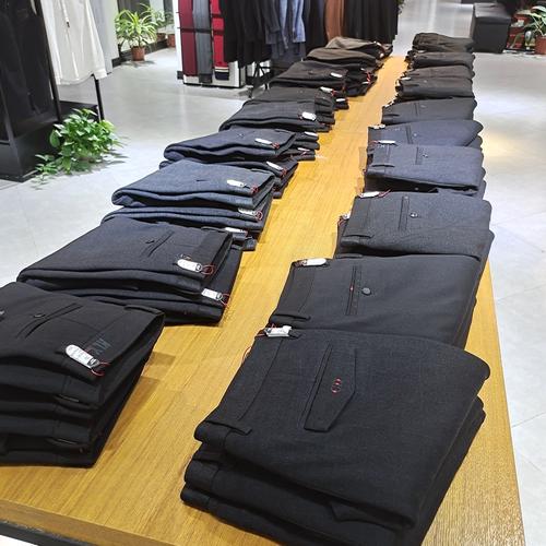 杉海路1号奔鹿王工厂店2折大型促销活动进行中